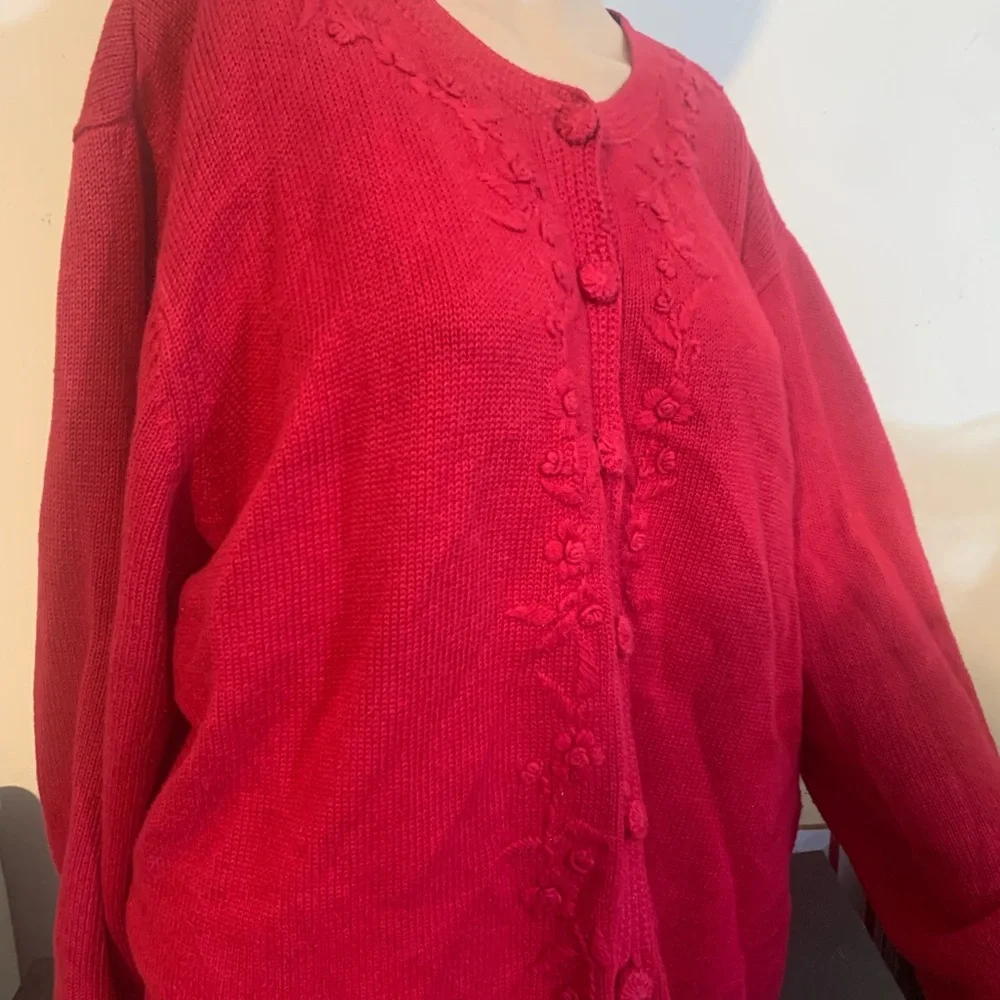 LG. Croft n Barrow Cardigan Sweater-Embroidered,Covered Buttons,Warm,Hi-Quality - Picture 2 of 7